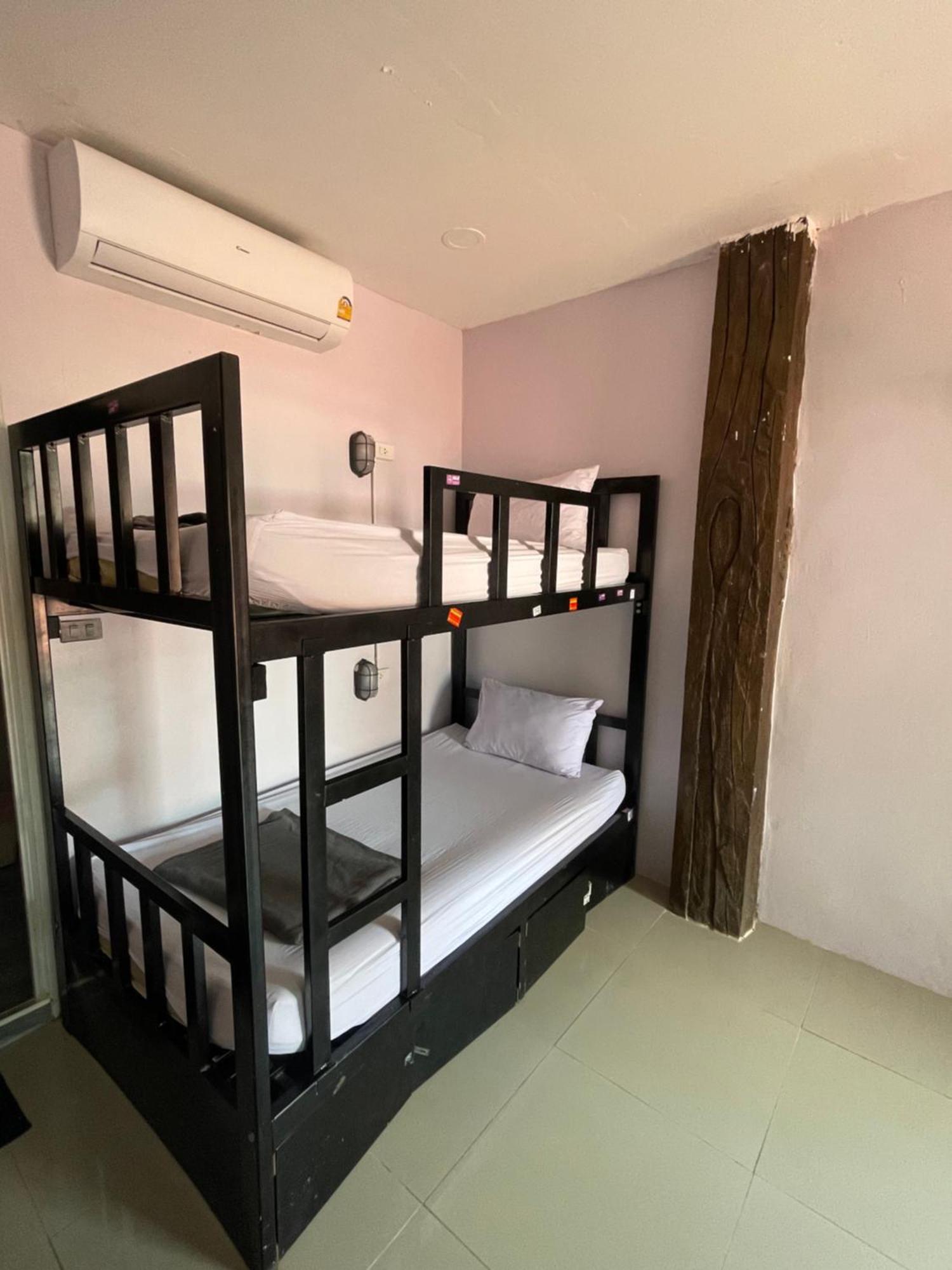 Ostello Social Quarters Railay Beach Esterno foto