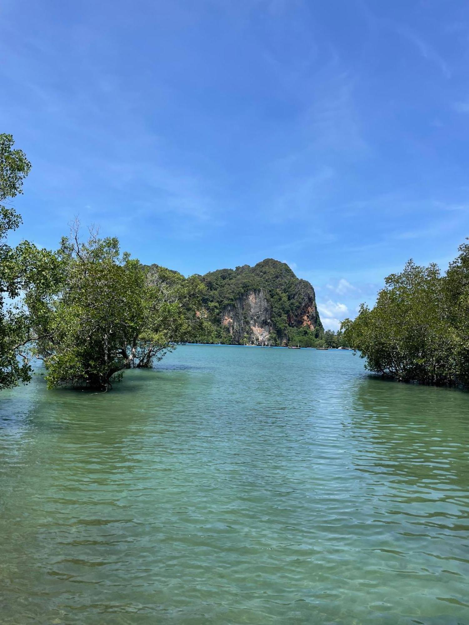 Ostello Social Quarters Railay Beach Esterno foto